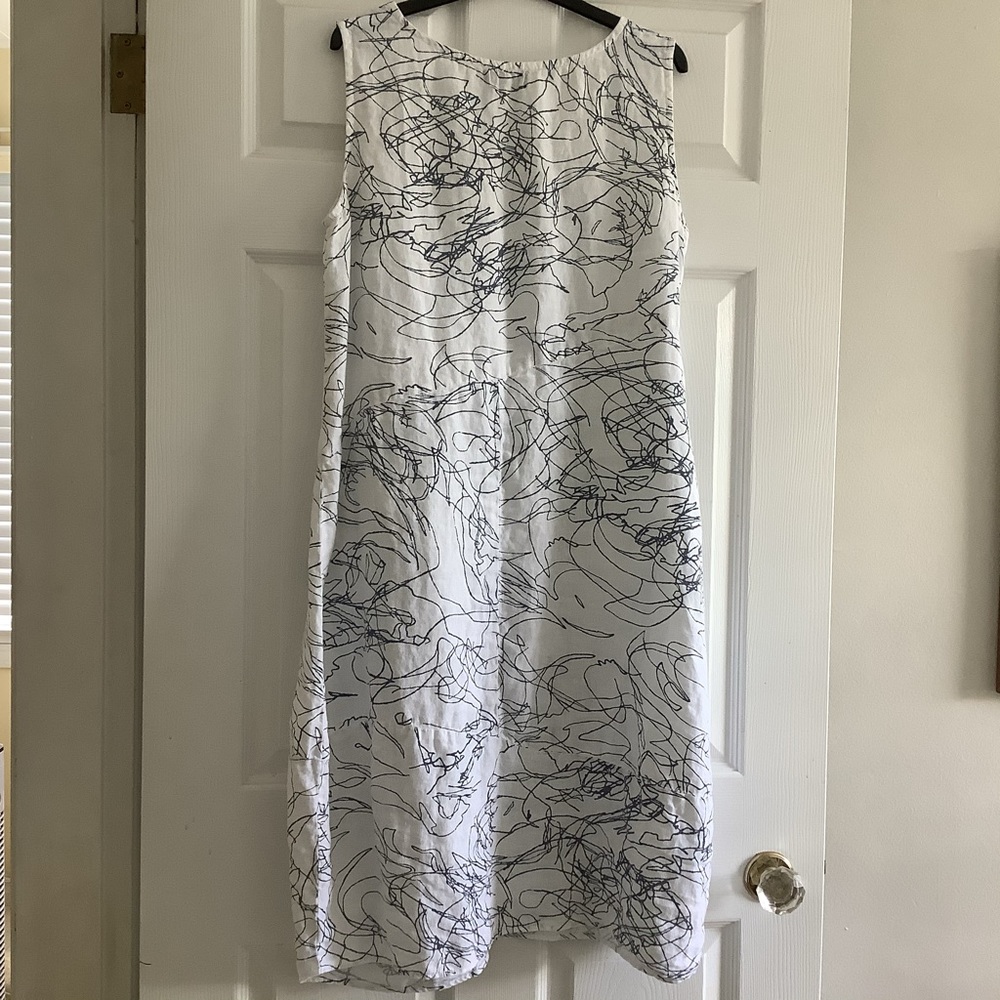 Woman’s sleeveless linen dress by “Fenini”. - Picture 2 of 4